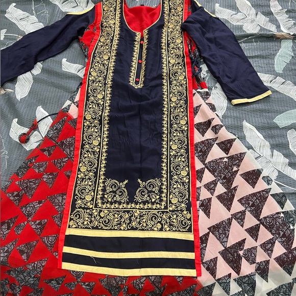Kurti - Picture 2 of 3
